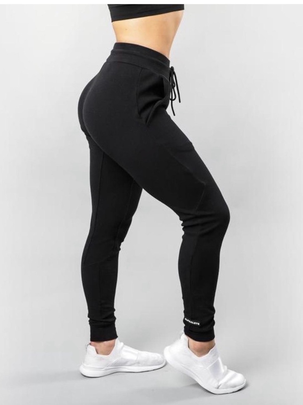Alphalete Identity black joggers